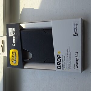 BNIB Otterbox Commuter phone case samsung galaxy s24